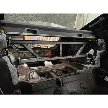 Toronymerevítő E92 XBRACE - hátsó