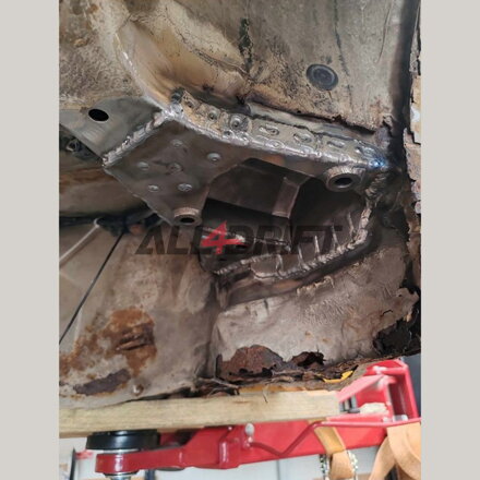 Tárolás, hátsó vontatókar megerősítése BMW E46